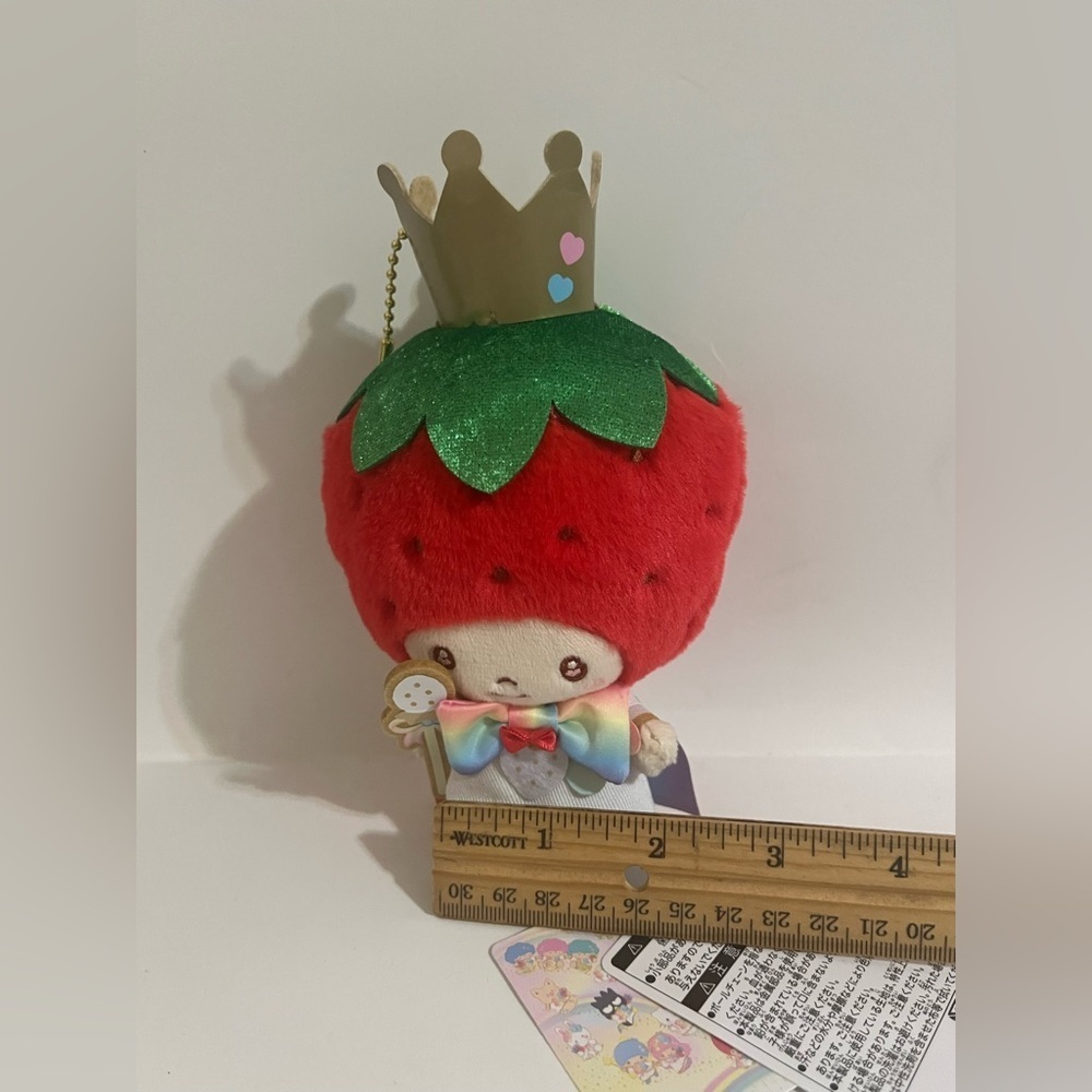 Sanrio 50th Anniversary Strawberry News Strawberry King Keychain Plush - Picture 6 of 7